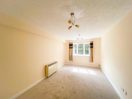 2 bedroom Flat for sale in Gisburne Way, Watford, WD24