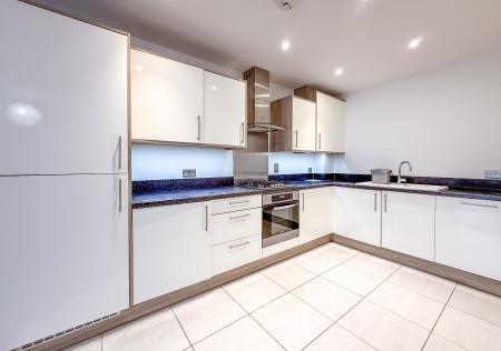 2 bedroom Flat to let in Hagden Lane, Watford, Watford, WD18