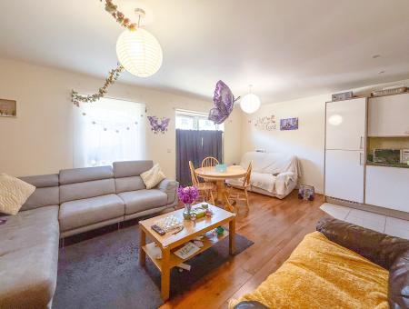 2 bedroom Flat to let in Hagden Lane, Watford, Watford, WD18