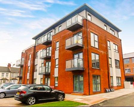 2 bedroom Flat to let in Hagden Lane, Watford, Watford, WD18