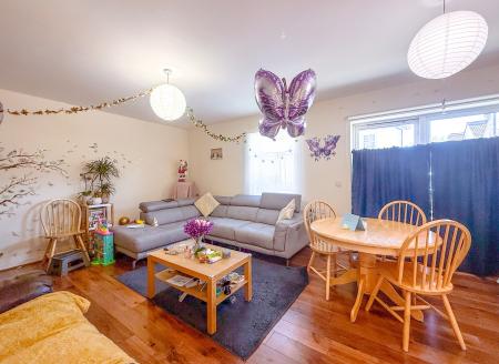 2 bedroom Flat to let in Hagden Lane, Watford, Watford, WD18