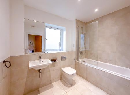 2 bedroom Flat to let in Hagden Lane, Watford, Watford, WD18