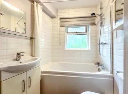 1 bedroom Flat to let in 120 Fourth Avenue, Garston, Watford, WD25