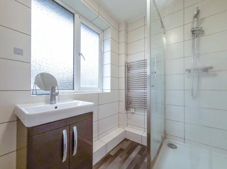 3 bedroom Terraced House to let in Hows Close, Uxbridge, UB8