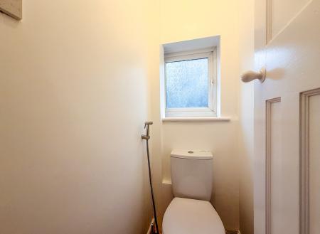 3 bedroom Terraced House to let in Hows Close, Uxbridge, UB8