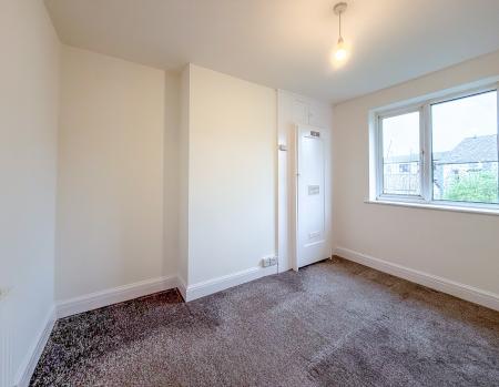 3 bedroom Terraced House to let in Hows Close, Uxbridge, UB8