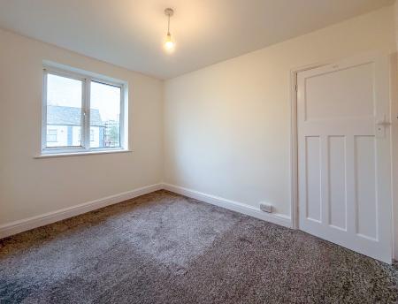 3 bedroom Terraced House to let in Hows Close, Uxbridge, UB8