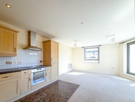 2 bedroom Flat to let in Loates Lane, Watford, WD17