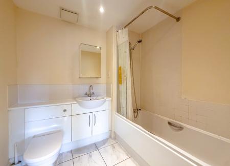 2 bedroom Flat to let in Loates Lane, Watford, WD17