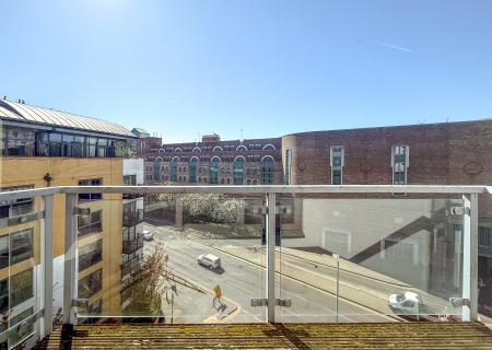 2 bedroom Flat to let in Loates Lane, Watford, WD17