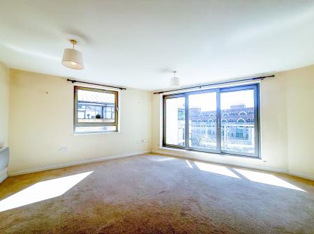 2 bedroom Flat to let in Loates Lane, Watford, WD17