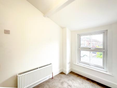 3 bedroom End of terrace house for sale in Bruce Grove, Watford, WD24