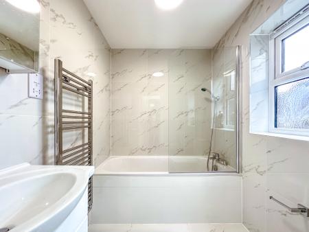 3 bedroom End of terrace house for sale in Bruce Grove, Watford, WD24