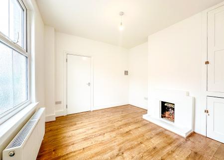 3 bedroom End of terrace house for sale in Bruce Grove, Watford, WD24