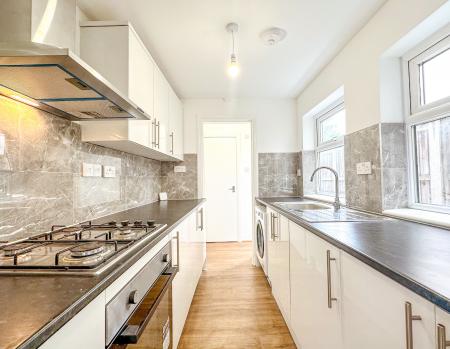 3 bedroom End of terrace house for sale in Bruce Grove, Watford, WD24