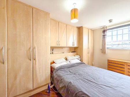 1 bedroom Flat to let in Flanders Court, The Sentinel, Watford, WD17