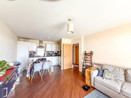 1 bedroom Flat to let in Flanders Court, The Sentinel, Watford, WD17