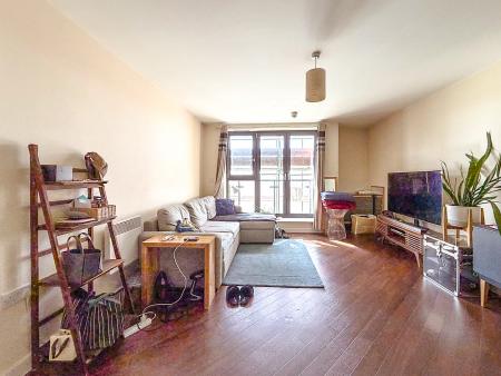 1 bedroom Flat to let in Flanders Court, The Sentinel, Watford, WD17