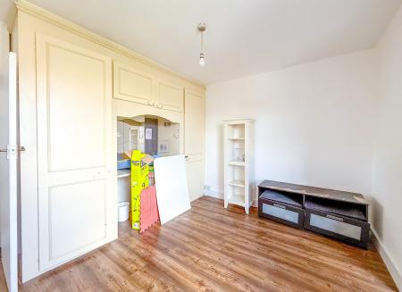 2 bedroom Terraced House to let in Victoria Road, Nth Wat, Watford, WD24