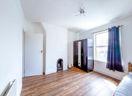 2 bedroom Terraced House to let in Victoria Road, Nth Wat, Watford, WD24