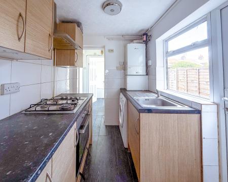 2 bedroom Terraced House to let in Victoria Road, Nth Wat, Watford, WD24