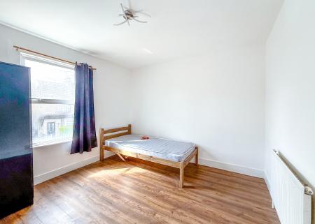 2 bedroom Terraced House to let in Victoria Road, Nth Wat, Watford, WD24