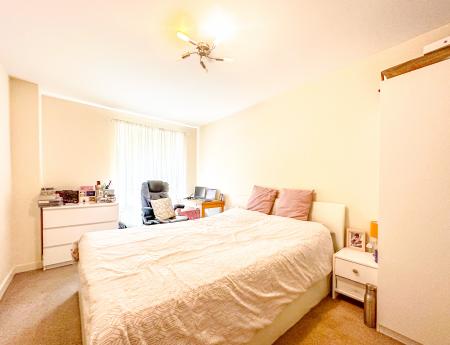 2 bedroom Flat for sale in Wells Court, Pumphouse Crescent, Watford, Watford, WD17