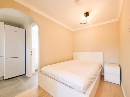 1 bedroom Studio flat to let in Sandown Road, Nth Wat, Watford, WD24