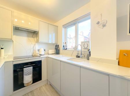 1 bedroom Studio flat to let in Southwold Road, Nth Wat, Watford, WD24