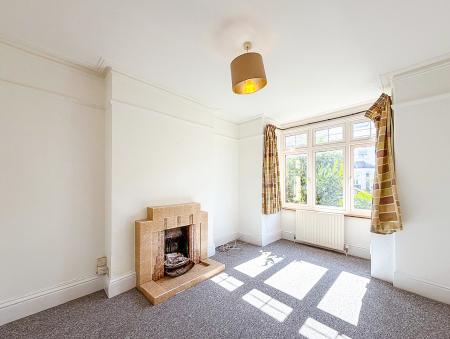 2 bedroom Terraced House to let in Clifton Road, Watford, WD18