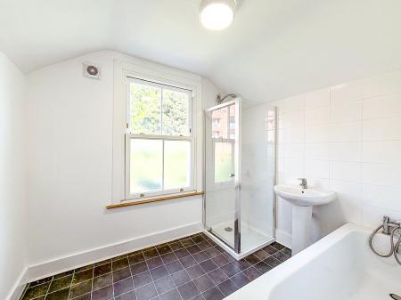 2 bedroom Terraced House to let in Clifton Road, Watford, WD18