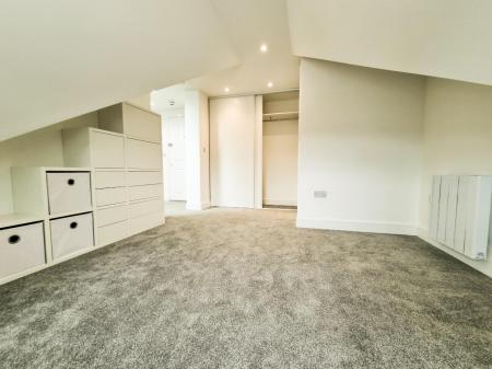 1 bedroom Studio flat to let in St Albans Road, Watford, WD24