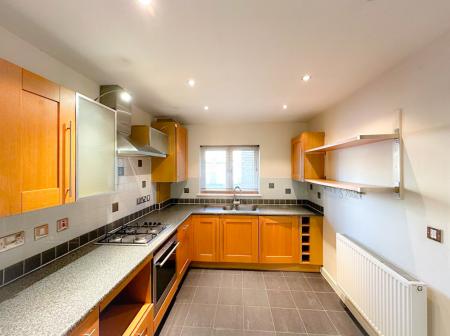 3 bedroom Terraced House to let in Hugo Close, Cassio Metro, Watford, WD18