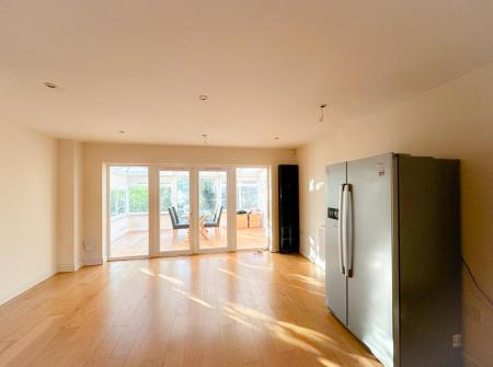 3 bedroom Terraced House to let in Hugo Close, Cassio Metro, Watford, WD18