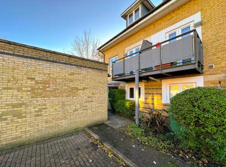 3 bedroom Terraced House to let in Hugo Close, Cassio Metro, Watford, WD18