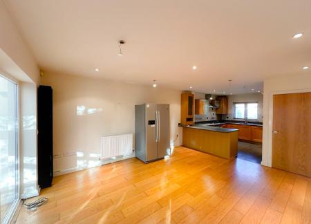 3 bedroom Terraced House to let in Hugo Close, Cassio Metro, Watford, WD18