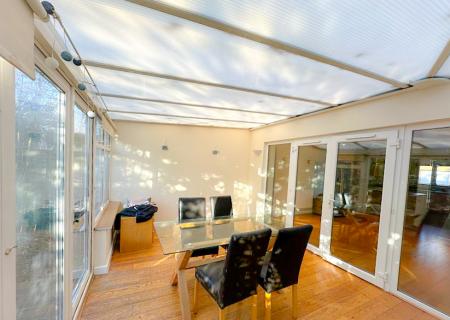3 bedroom Terraced House to let in Hugo Close, Cassio Metro, Watford, WD18