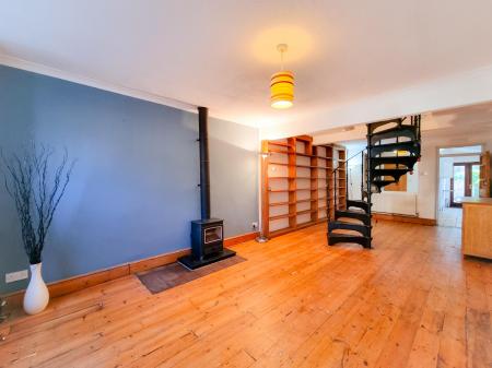 3 bedroom Terraced House to let in Nascot Street, Nascot, Watford, WD17