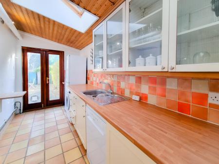 3 bedroom Terraced House to let in Nascot Street, Nascot, Watford, WD17