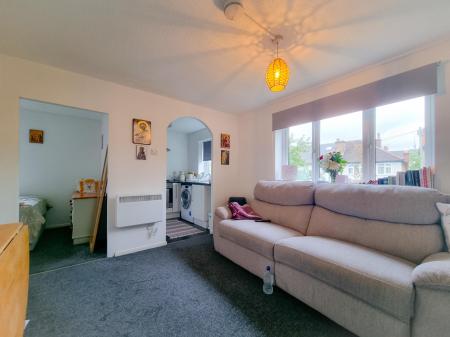 1 bedroom Studio flat to let in Balmoral Road, Watford, WD24