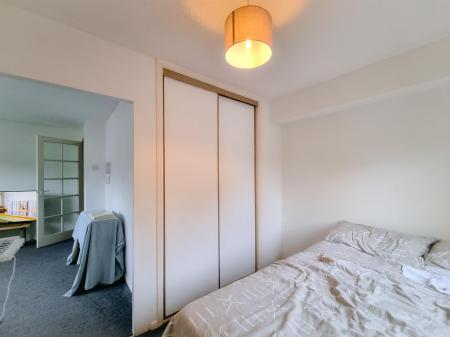 1 bedroom Studio flat to let in Balmoral Road, Watford, WD24