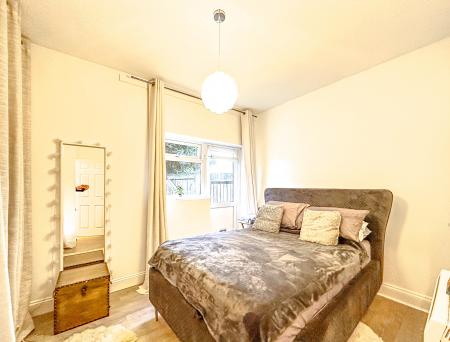 1 bedroom Flat to let in Durban Road West, Watford, WD18
