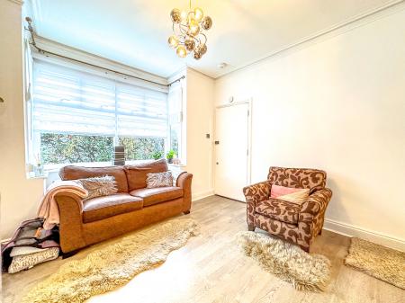 1 bedroom Flat to let in Durban Road West, Watford, WD18