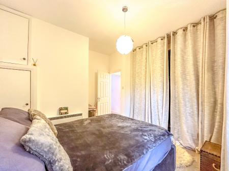 1 bedroom Flat to let in Durban Road West, Watford, WD18