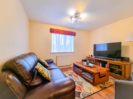 2 bedroom Flat to let in Hales Court, Ley Farm Close, Nth Wat, Watford, WD25