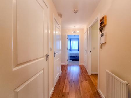 2 bedroom Flat to let in Hales Court, Ley Farm Close, Nth Wat, Watford, WD25