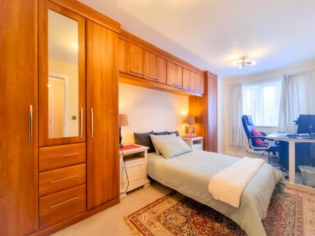 2 bedroom Flat to let in Hales Court, Ley Farm Close, Nth Wat, Watford, WD25