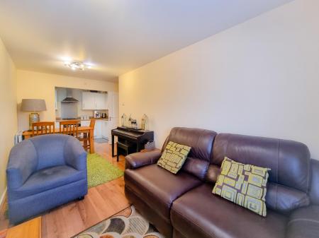 2 bedroom Flat to let in Hales Court, Ley Farm Close, Nth Wat, Watford, WD25