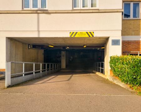 2 bedroom Flat to let in Hales Court, Ley Farm Close, Nth Wat, Watford, WD25