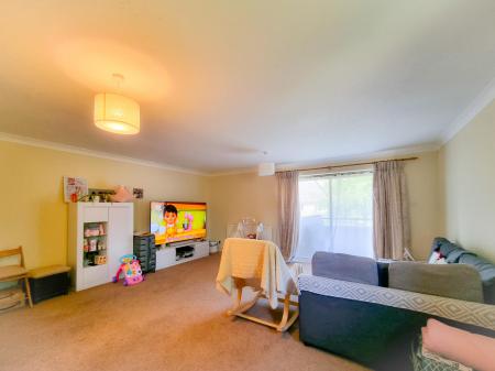 2 bedroom Flat to let in Roseberry Court, Grandfield Avenue, Watford, WD17